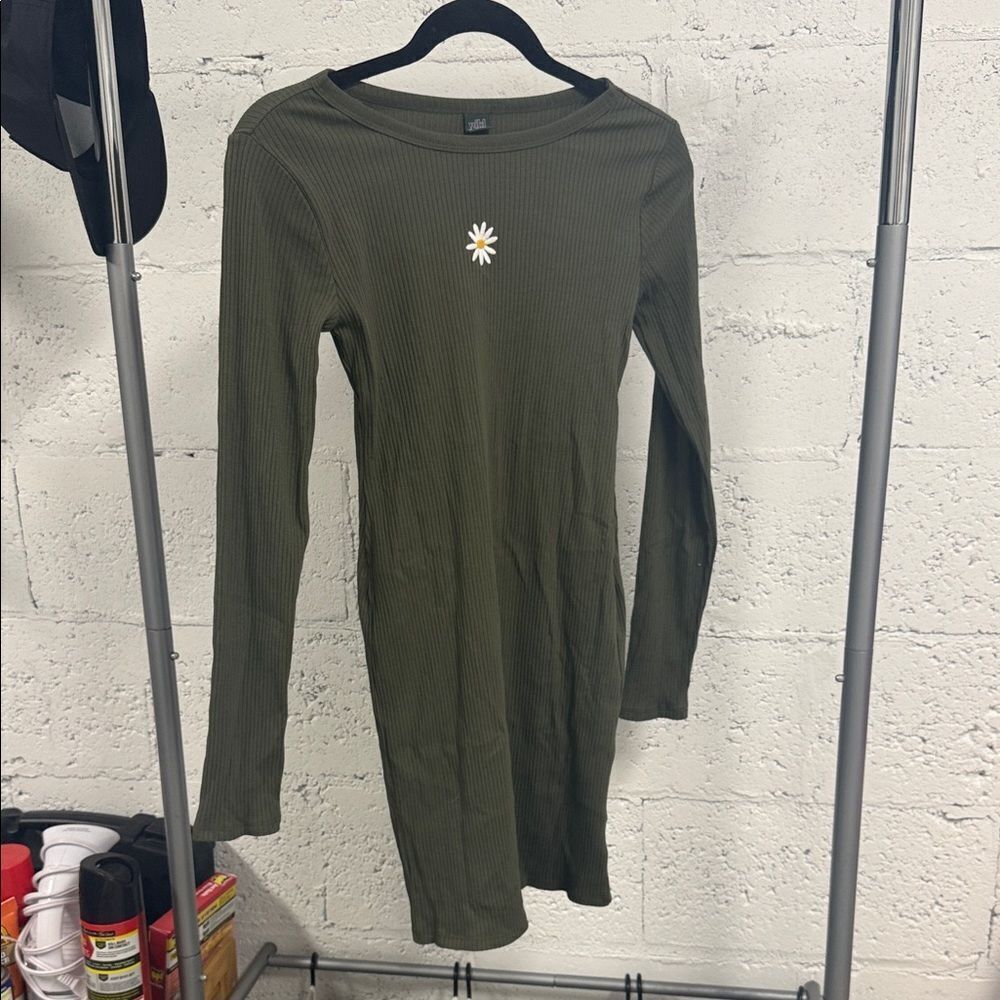 Wild Fable Olive Long Sleeve Dress with Daisy Accent Size XS - NWOT Ribbed